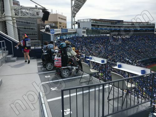 ウイング席の車いす専用